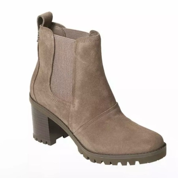 UGG Hazel Suede Leather Waterproof Lug Sole Booties Block Heel Boots size 7.5 - Picture 1 of 7